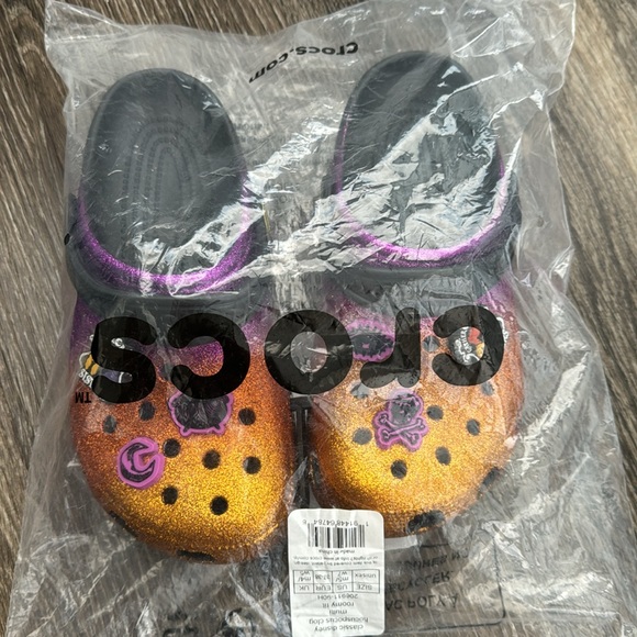 Brand New Disney Hocus Pocus Crocs - Picture 2 of 4